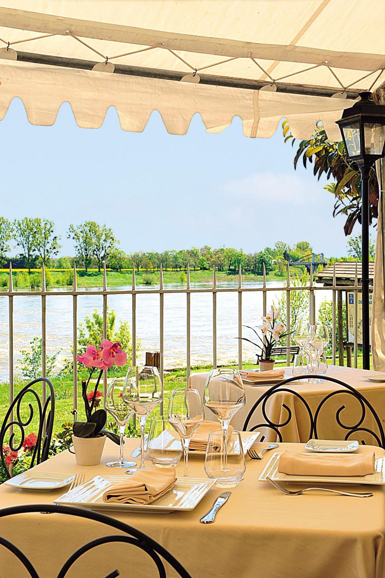 Logis Hotel Le Relais Louis XI Meung-sur-Loire Buitenkant foto